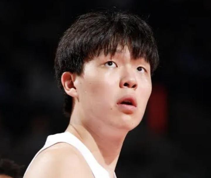 记者:杨瀚森因伤加之长途返程,今日不出战混音队比赛 新闻