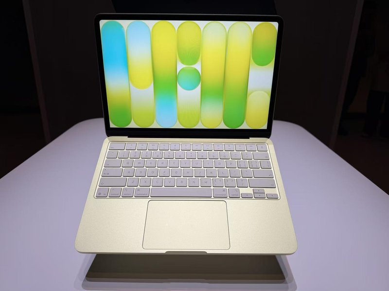 4599元起!苹果发布MacBook Neo:搭载A18 Pro芯片,回归多彩铝合金机身 新闻 4599元起!苹果发布MacBook Neo:搭载A18 Pro芯片,回归多彩铝合金机身 新闻