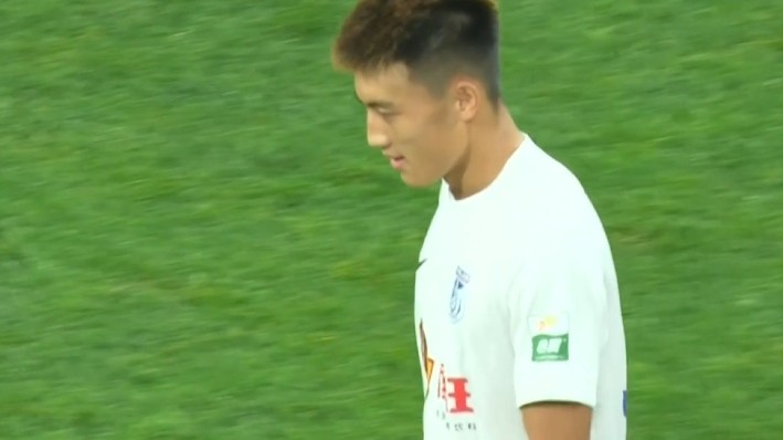 赵佳楠结束英博合同,转投鲲城新征程。 体育新闻 赵佳楠结束英博合同,转投鲲城新征程。 体育新闻