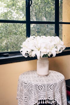  终端零售短期承压，新能源阵营加速迭代；政策叠加新品，需求修复蓄势待发。 汽车科技