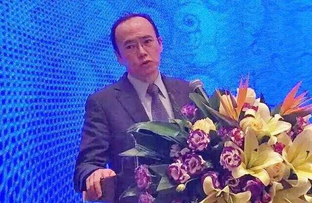 大润发母公司高层震荡;投资人华裕能亲上前线;商超巨头如何破局重生 企业服务