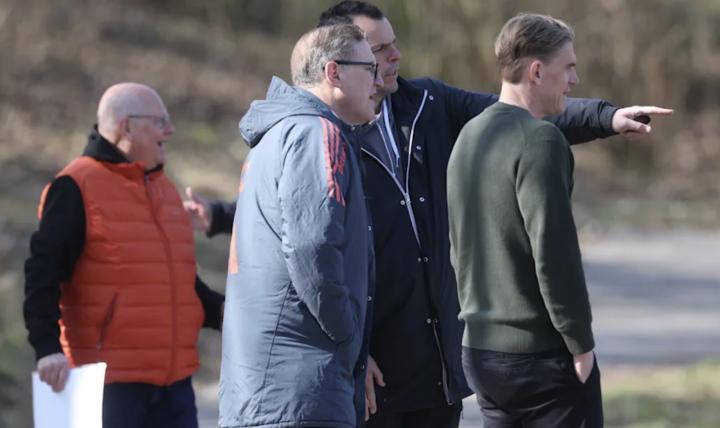  拜仁慕尼黑基地迎来新变化；安切洛蒂时代健身设施将拆除，新训练场规划推进。 体育新闻