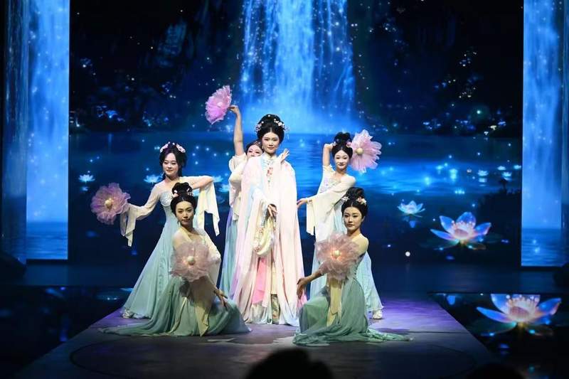 【数据复盘】73万人次背后的济南文旅“场景革命”:沉浸式体验如何重塑假日经济 文化旅游 【数据复盘】73万人次背后的济南文旅“场景革命”:沉浸式体验如何重塑假日经济 文化旅游 【数据复盘】73万人次背后的济南文旅“场景革命”:沉浸式体验如何重塑假日经济 文化旅游