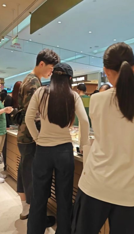 从“东北宋仲基”到翩翩少年:安吉街拍背后的成长启示录 娱乐新闻