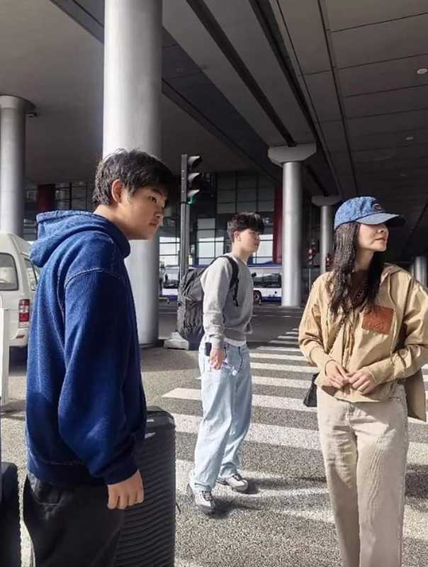 从“东北宋仲基”到翩翩少年:安吉街拍背后的成长启示录 娱乐新闻